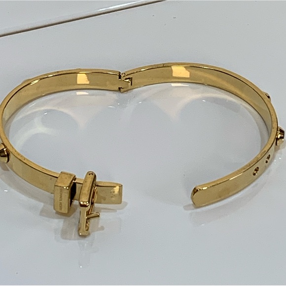 2308 - Michael Kors Gold Tone Bracelet w/a Hinged Buckle Closure - Picture 3 of 11